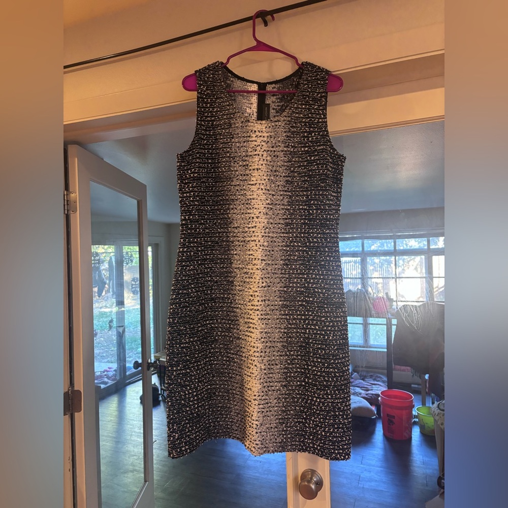St. John women’s size 12 Black and White Sleeveless Dress